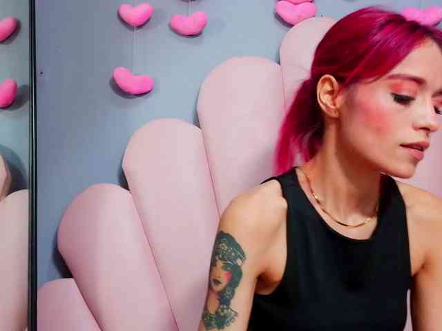 LUCY_MILLER webcam