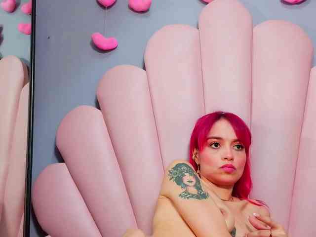 LUCY_MILLER webcam