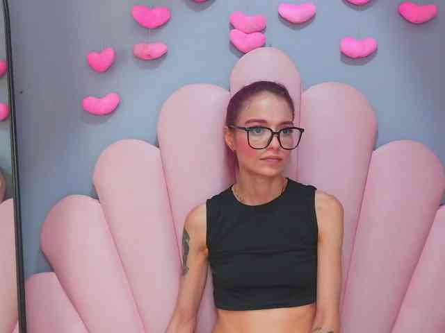 LUCY_MILLER webcam