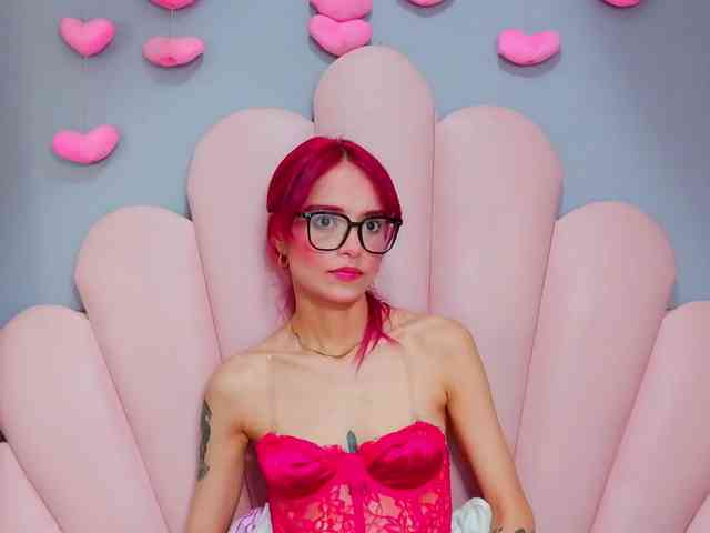 LUCY_MILLER webcam