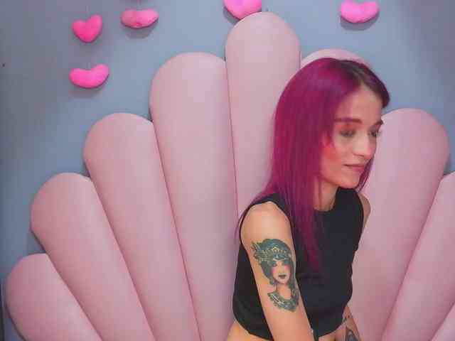 LUCY_MILLER webcam