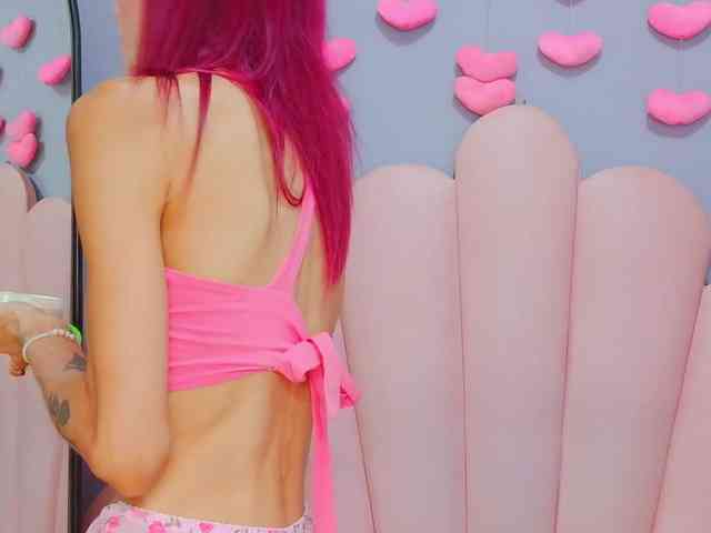 LUCY_MILLER webcam