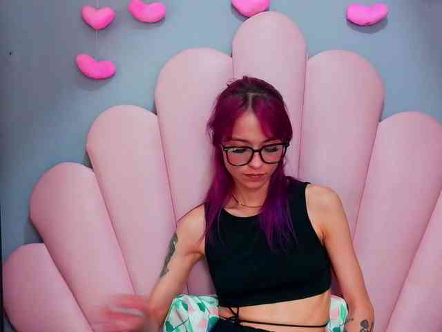 LUCY_MILLER webcam