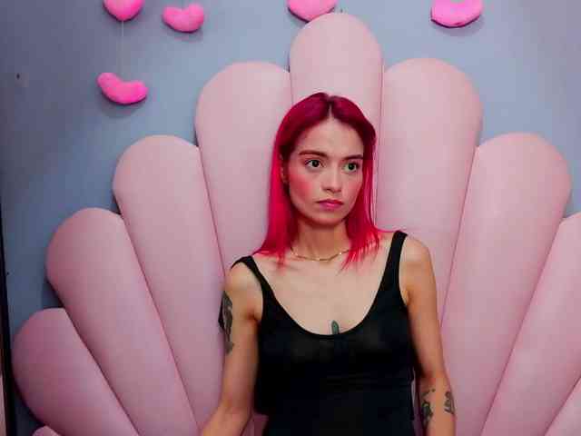 LUCY_MILLER webcam