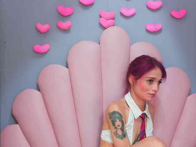 LUCY_MILLER webcam