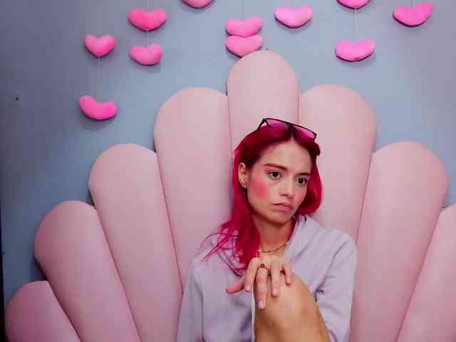 LUCY_MILLER webcam
