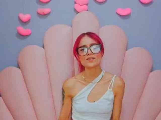 LUCY_MILLER webcam