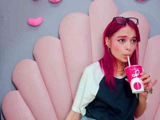 LUCY_MILLER webcam