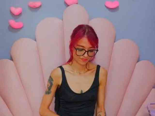 LUCY_MILLER webcam