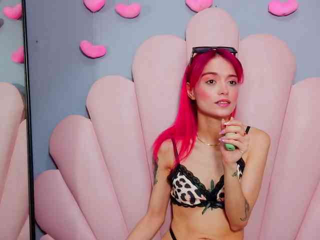 LUCY_MILLER webcam