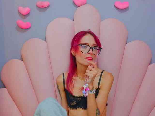 LUCY_MILLER webcam