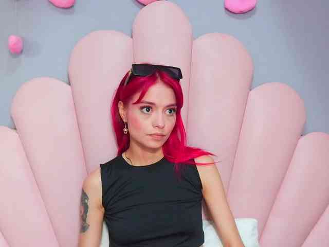 LUCY_MILLER webcam