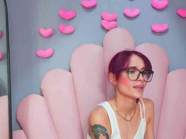 LUCY_MILLER webcam