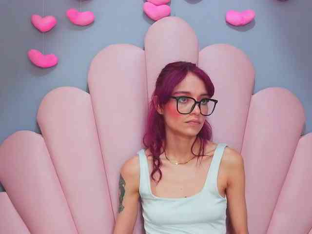 LUCY_MILLER webcam