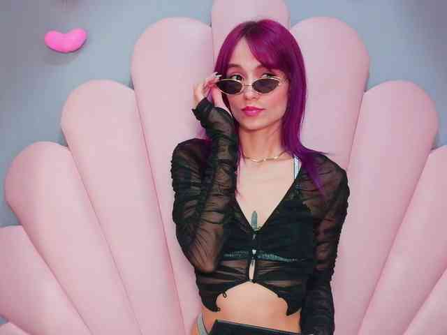 LUCY_MILLER webcam
