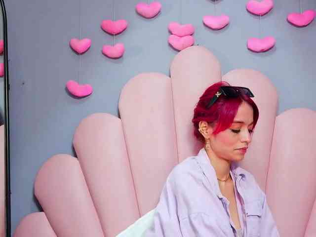 LUCY_MILLER webcam