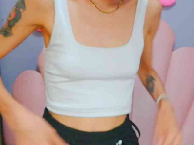 LUCY_MILLER webcam