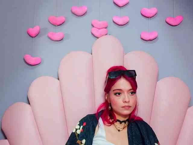 LUCY_MILLER webcam