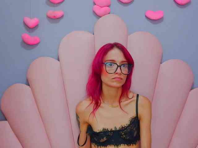 LUCY_MILLER webcam