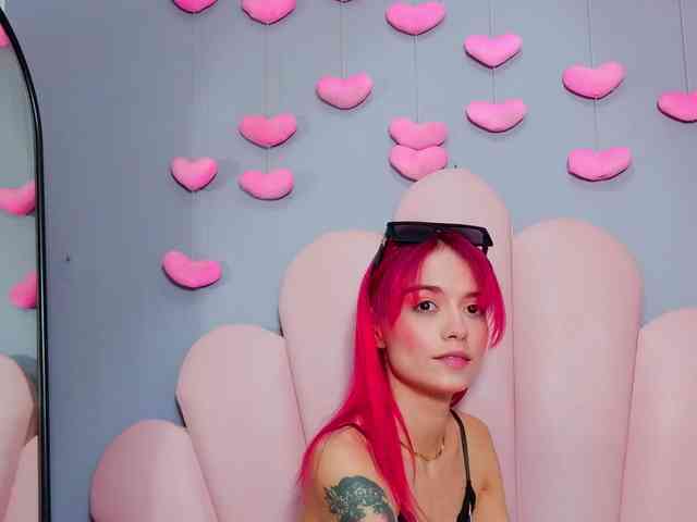 LUCY_MILLER webcam
