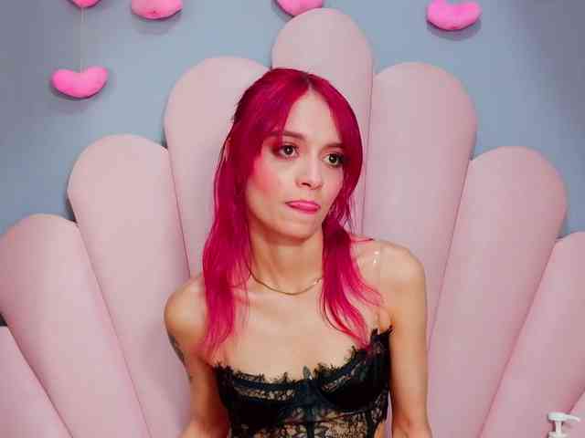 LUCY_MILLER webcam