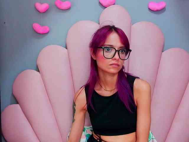 LUCY_MILLER webcam