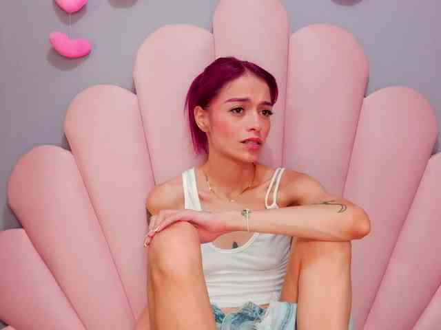 LUCY_MILLER webcam