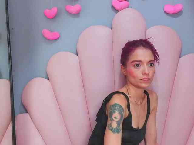 LUCY_MILLER webcam