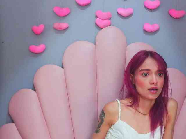 LUCY_MILLER webcam
