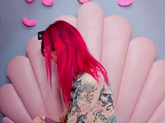 LUCY_MILLER webcam