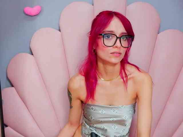 LUCY_MILLER webcam