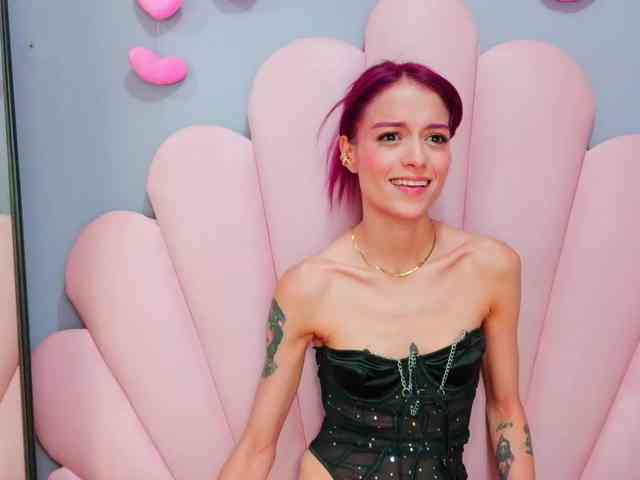 LUCY_MILLER webcam