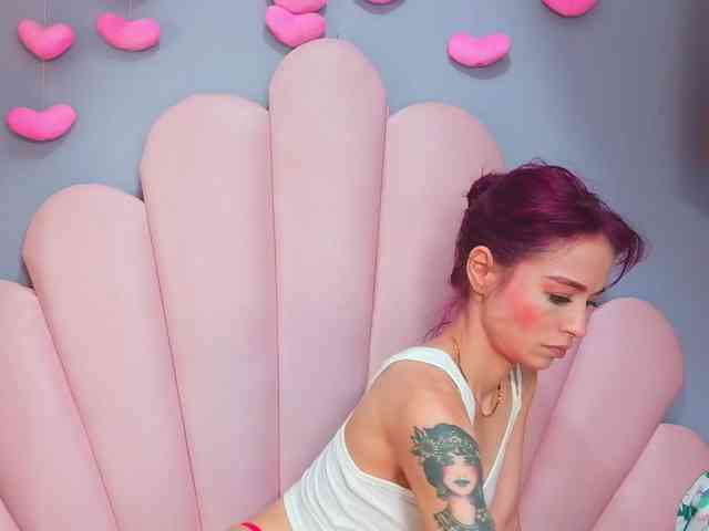 LUCY_MILLER webcam