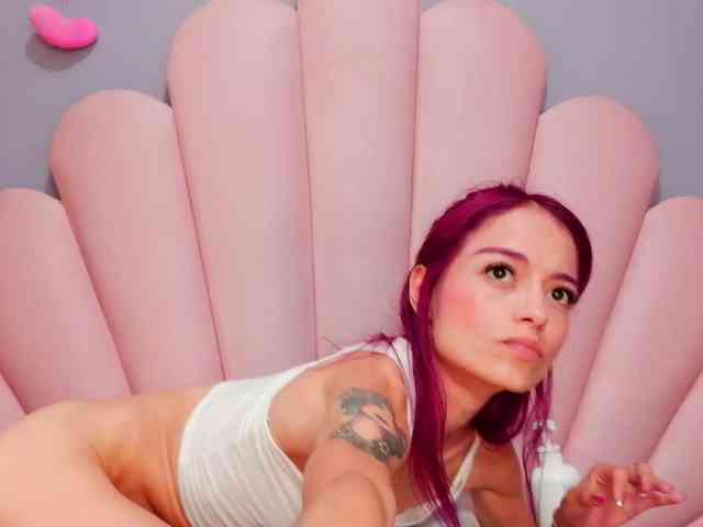 LUCY_MILLER webcam