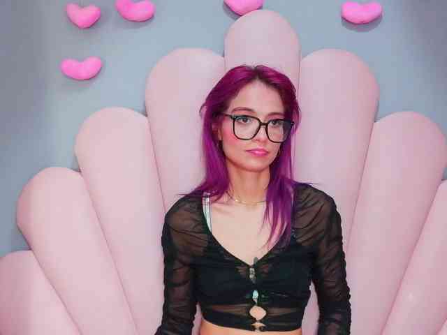 LUCY_MILLER webcam