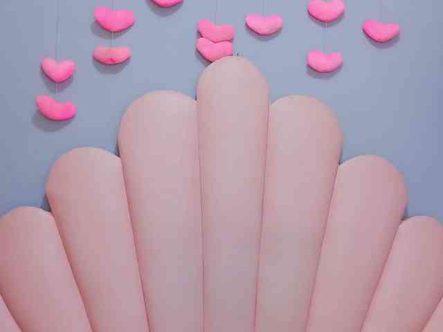 LUCY_MILLER webcam