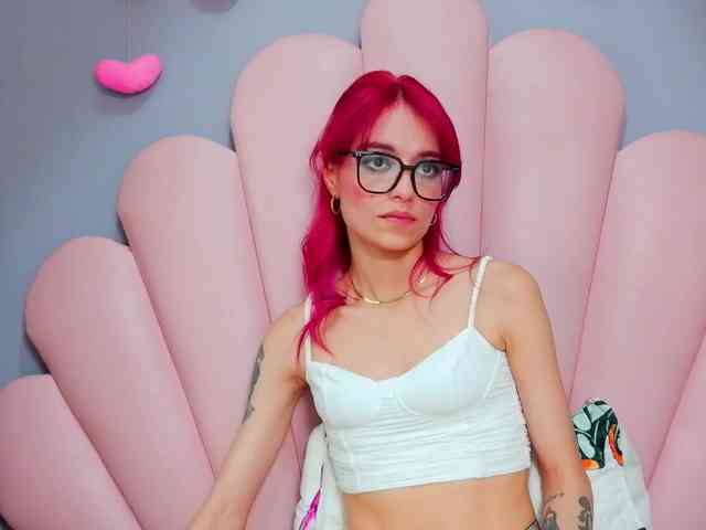 LUCY_MILLER webcam