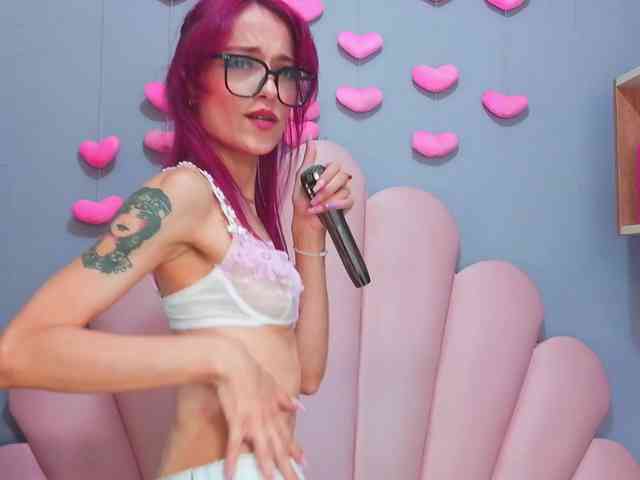 LUCY_MILLER webcam
