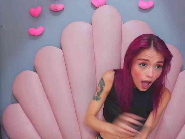 LUCY_MILLER webcam