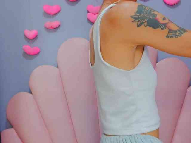 LUCY_MILLER webcam