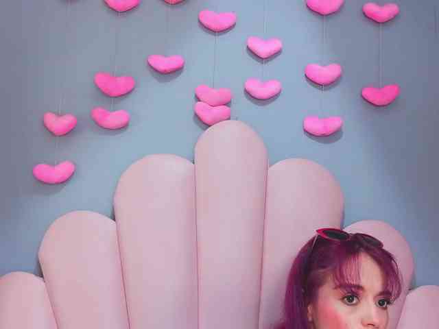 LUCY_MILLER webcam