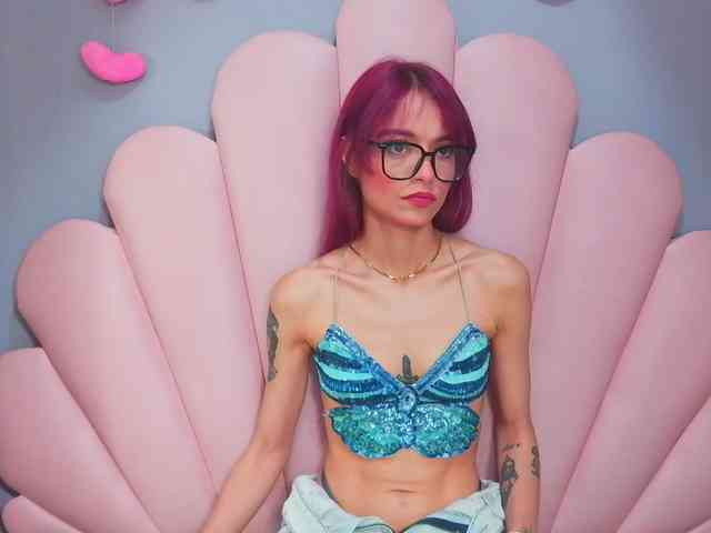 LUCY_MILLER webcam