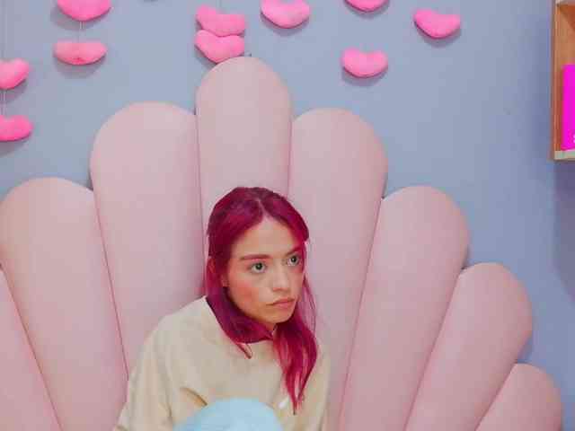 LUCY_MILLER webcam