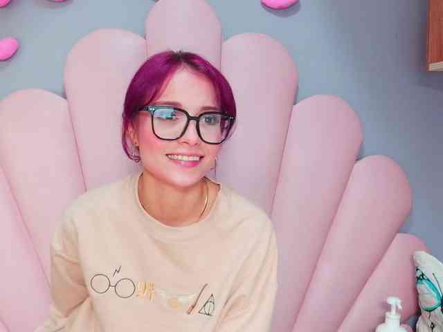 LUCY_MILLER webcam