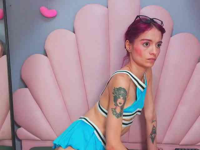 LUCY_MILLER webcam