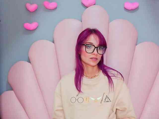 LUCY_MILLER webcam