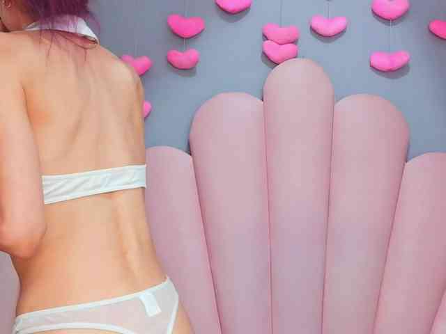 LUCY_MILLER webcam