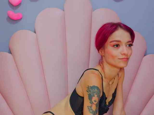 LUCY_MILLER webcam