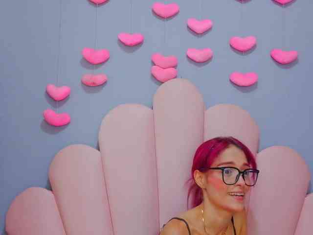 LUCY_MILLER webcam