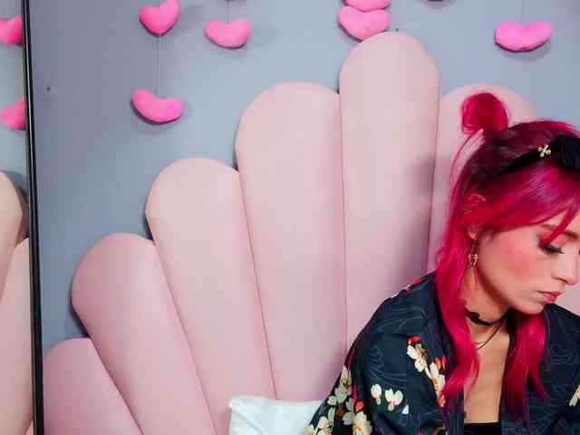 LUCY_MILLER webcam